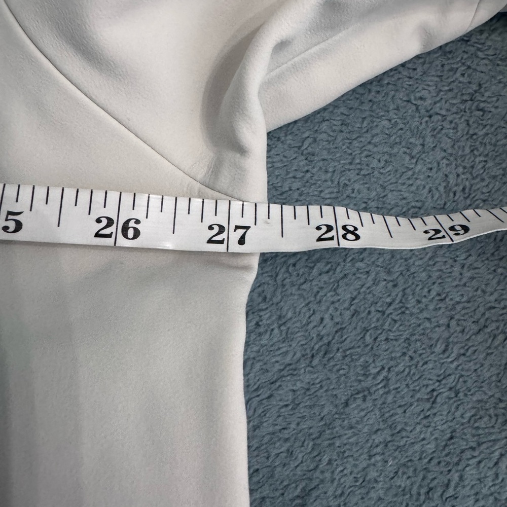 NWOT Lululemon RepelShell Cinch-Back Rain Jacket Bone - Picture 7 of 8